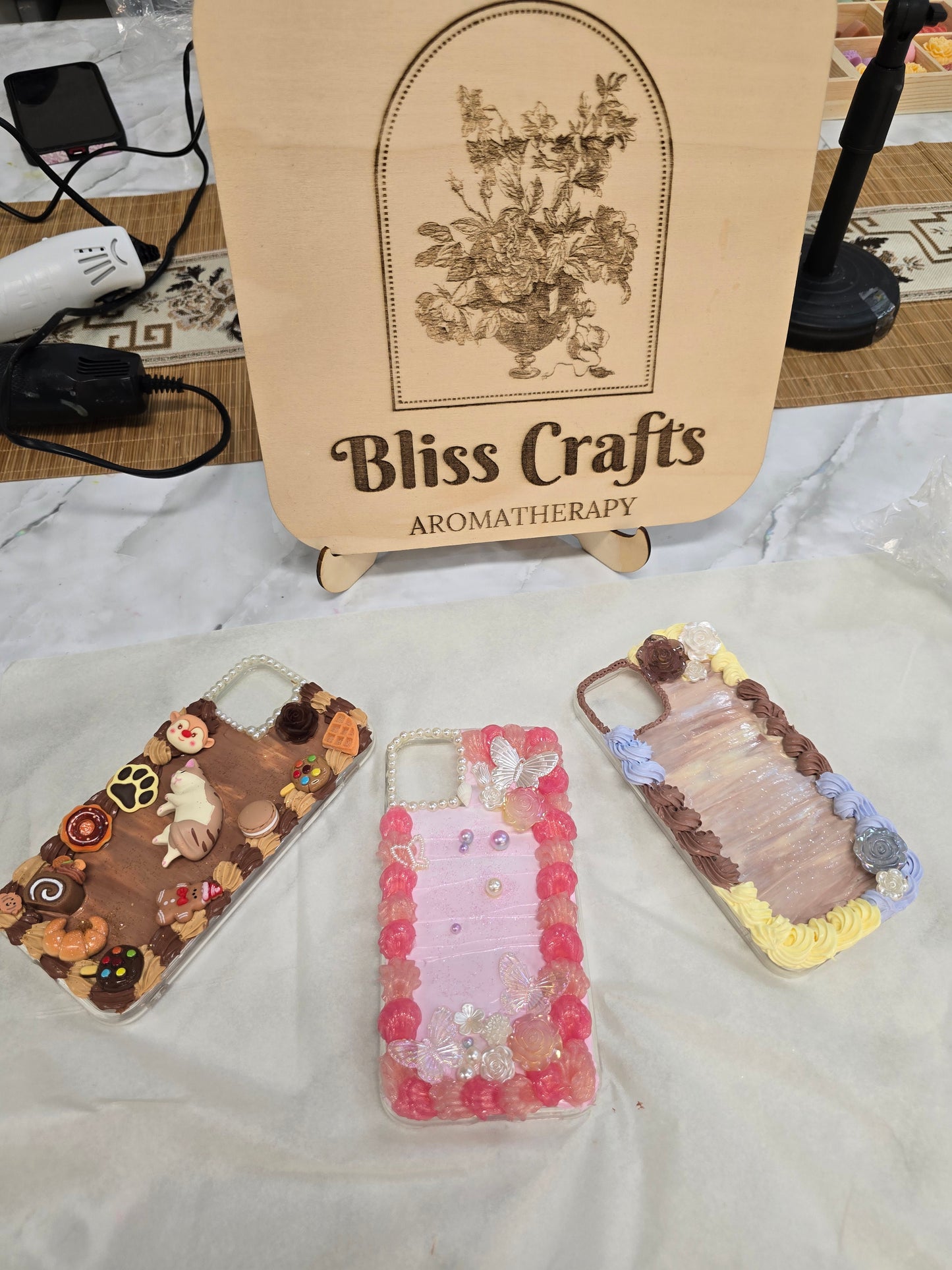 Cream Glue  DIY Phone Case Workshop